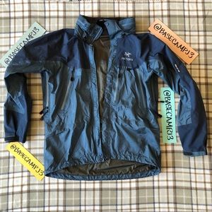 Gore-tex XL Arc’teryx shell jacket coat hood blue